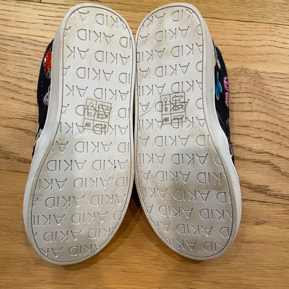 AKID Slip On Shoes - Picture 3 of 3